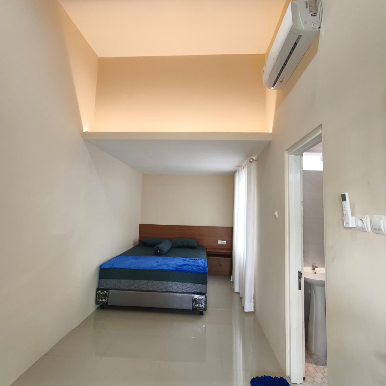 Kamar Standard Kebonsari Guest House Jember