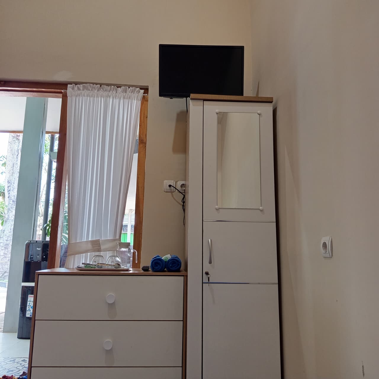 Furniture Kamar Standard Jember