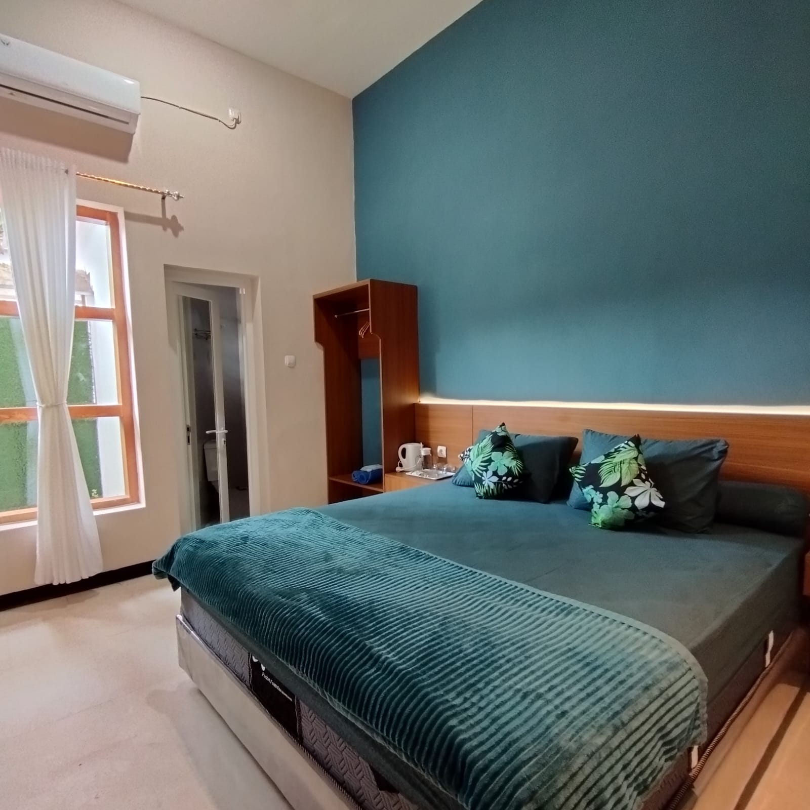 Kamar Superior Kebonsari Guest House Jember